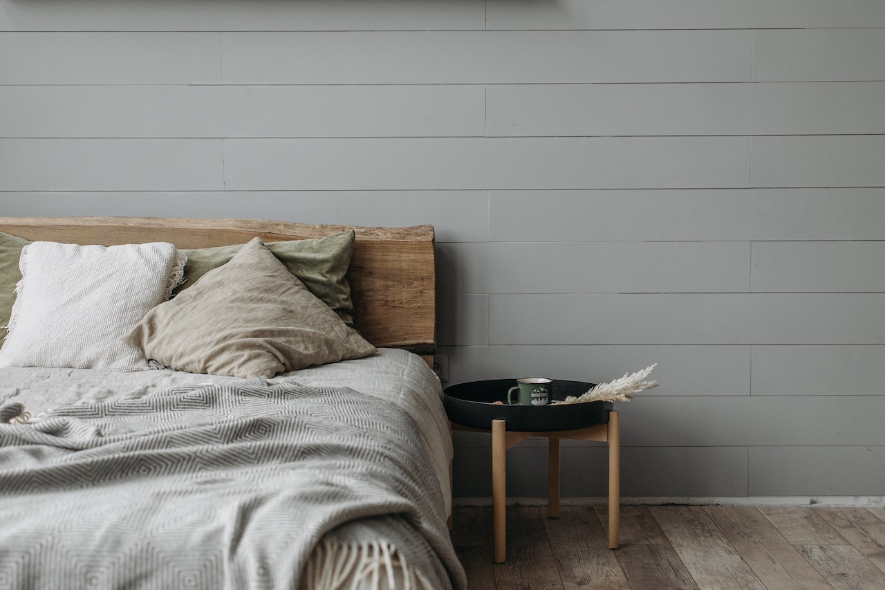 Łóżka z drewna sosnowego - elegancja i prostota